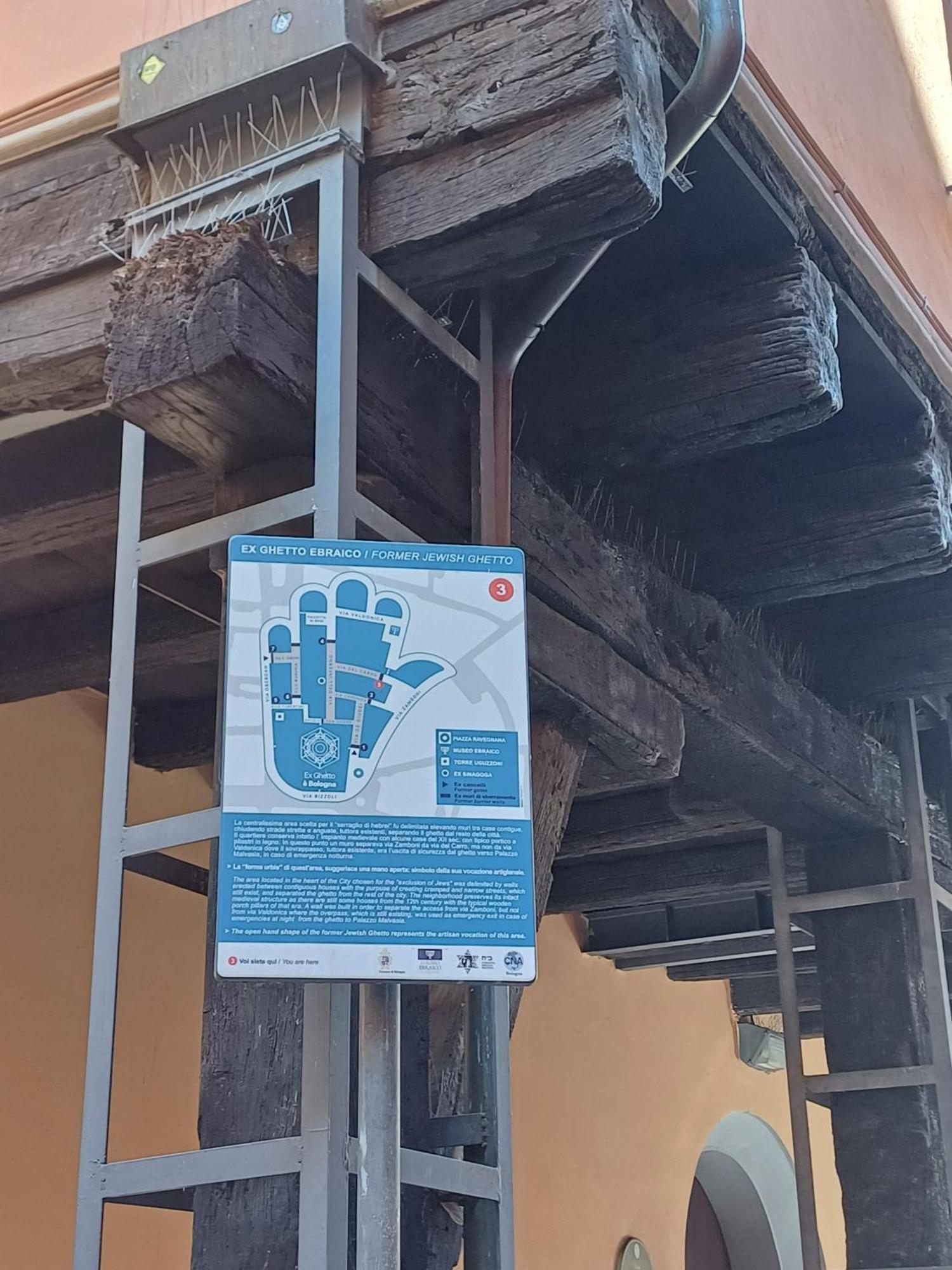 Appartamento Alle Due Torri Bolonha Exterior foto